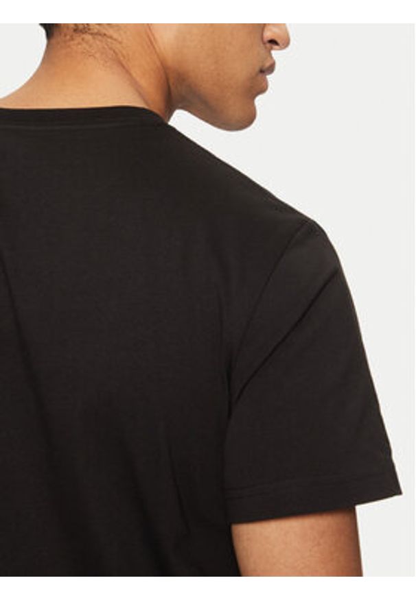 Calvin Klein Jeans T-Shirt Soft Box Monogram J30J327092 Czarny Regular Fit. Kolor: czarny. Materiał: bawełna