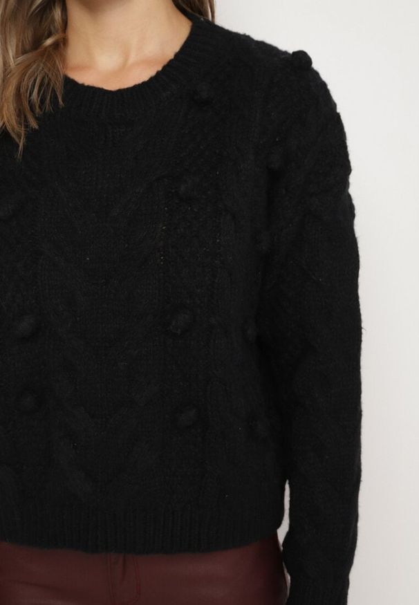 Born2be - Czarny Sweter z Wiskozą i Wełną Aplikacją 3D i Tłoczeniem Vaishira. Okazja: na co dzień. Kolor: czarny. Materiał: wiskoza, wełna. Wzór: aplikacja. Styl: klasyczny, casual