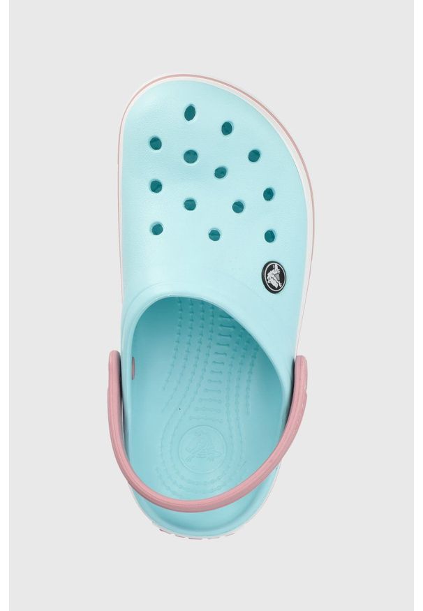 Crocs klapki dziecięce kolor turkusowy. Nosek buta: okrągły. Kolor: turkusowy. Materiał: guma, materiał. Wzór: gładki