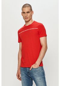 Armani Exchange - T-shirt. Okazja: na co dzień. Kolor: czerwony. Materiał: dzianina. Wzór: nadruk. Styl: casual