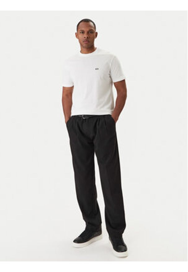 Armani Exchange T-Shirt XM001568 AF10358 U0009 Biały Regular Fit. Kolor: biały. Materiał: bawełna