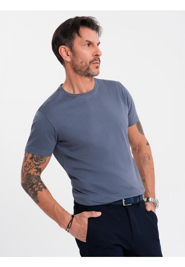 Ombre Clothing - T-shirt męski klasyczny bawełniany BASIC - niebieski denim V7 OM-TSBS-0236 - XXL. Okazja: na co dzień. Kolor: niebieski. Materiał: denim, bawełna. Styl: klasyczny