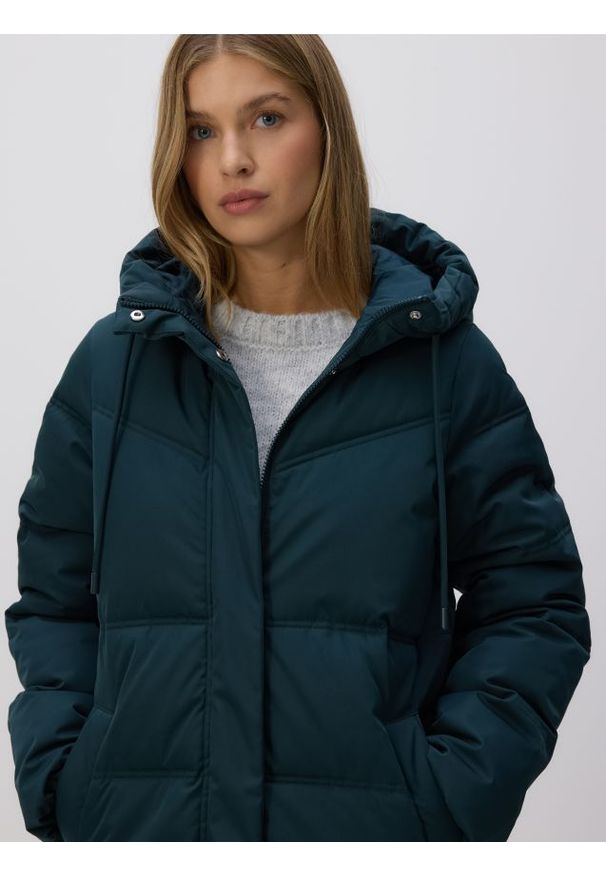 Reserved - Długa kurtka z kapturem - ciemny turkus. Typ kołnierza: kaptur. Materiał: tkanina. Długość: długie