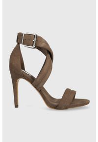 DKNY - Dkny sandały zamszowe CANDRA kolor brązowy K4251452. Zapięcie: klamry. Kolor: brązowy. Materiał: zamsz. Wzór: gładki. Obcas: na obcasie. Wysokość obcasa: średni #1