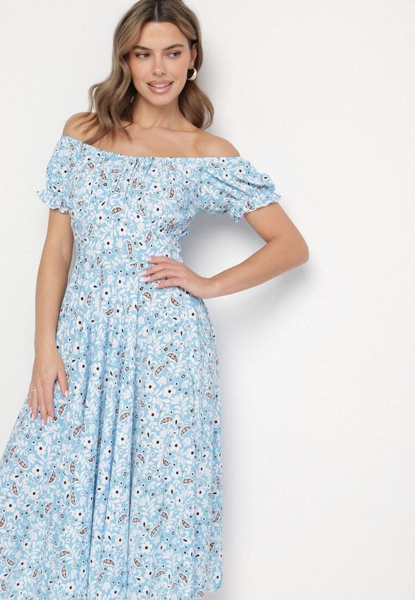 Born2be - Niebieska Sukienka Rozkloszowana w Kwiaty z Bawełną i Bufkami Sanirla. Kolor: niebieski. Materiał: bawełna. Wzór: kwiaty. Typ sukienki: rozkloszowane