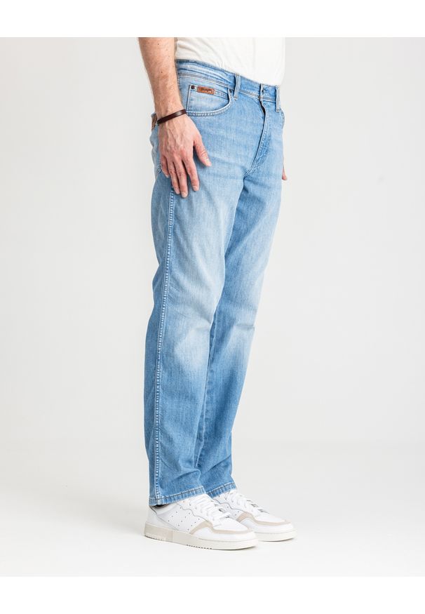 Wrangler - MĘSKIE SPODNIE JEANSOWE WRANGLER TEXAS SLATE SHADE 112364457. Okazja: na co dzień. Styl: casual, elegancki