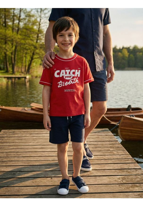 Sinsay - Szorty za kolano z materiału French Terry - granatowy. Kolor: niebieski. Materiał: materiał