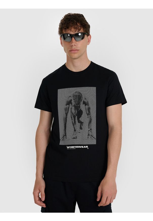 4f - 4F T-shirt regular z nadrukiem męski - czarny XL. Okazja: na co dzień. Kolor: czarny. Materiał: bawełna, materiał. Wzór: nadruk. Styl: casual