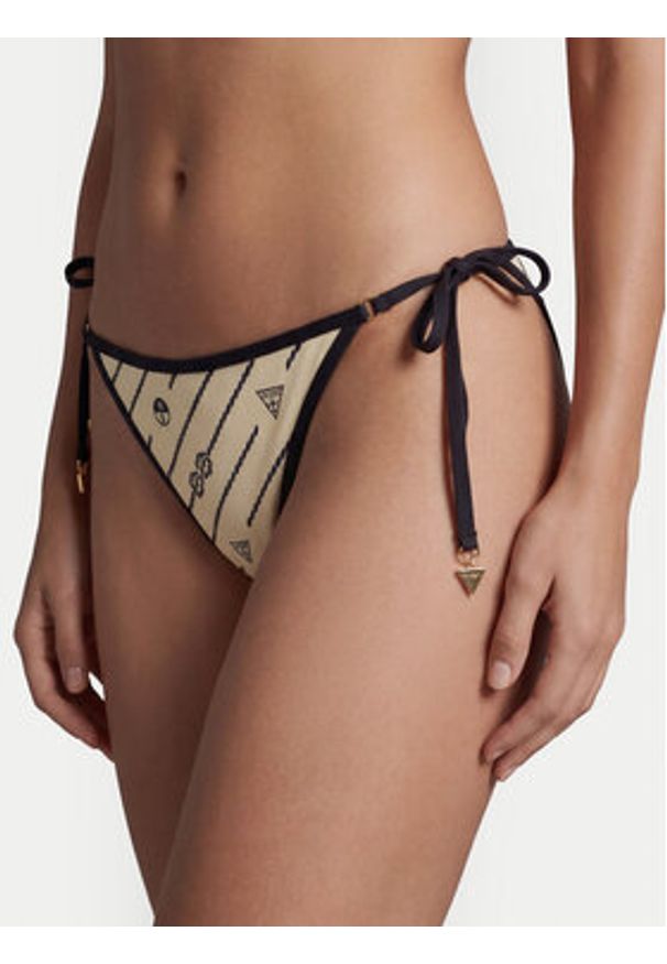 Guess Dół od bikini W6GZ06 K3279 Kremowy. Kolor: kremowy. Materiał: syntetyk