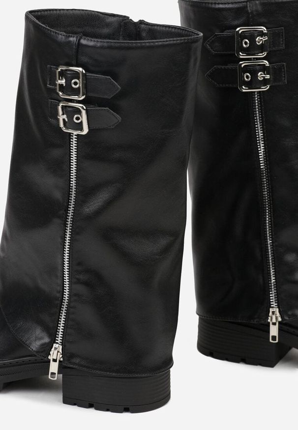 Born2be - Czarne Botki z Cholewką Imitującą Nogawkę z Suwakiem i Klamrami Devea. Zapięcie: klamry. Kolor: czarny. Materiał: jeans. Szerokość cholewki: normalna. Wzór: aplikacja