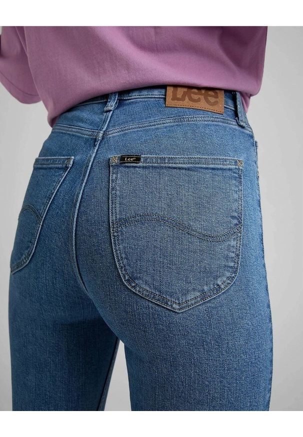 Lee - LEE IVY DAMSKIE SPODNIE JEANSOWE LIGHT WASH L32EFAMR 112320158