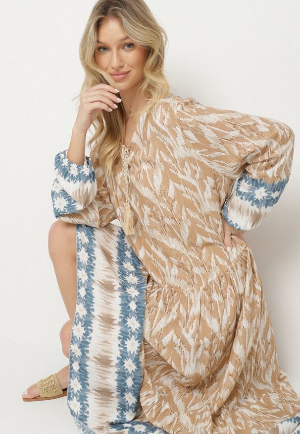 Born2be - Beżowa Sukienka Rozkloszowana z Ozdobnym Wiązaniem w Boho Wzór Erainea. Okazja: na co dzień. Typ kołnierza: dekolt w kształcie V. Kolor: beżowy. Materiał: jeans. Długość rękawa: długi rękaw. Wzór: aplikacja. Typ sukienki: rozkloszowane, proste. Styl: boho