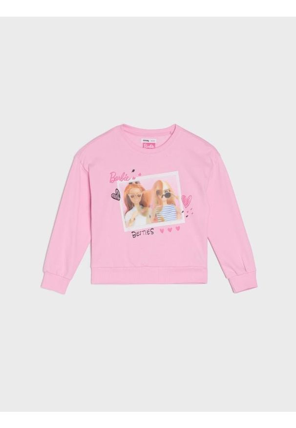 Sinsay - Dresowa bluza crewneck z nadrukiem Barbie - różowy. Kolor: różowy. Materiał: dresówka. Wzór: nadruk