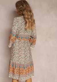 Renee - Beżowa Wiskozowa Sukienka w Kwiaty z Rękawem 3/4 i Falbanką Sulamita. Kolor: beżowy. Materiał: wiskoza. Wzór: kwiaty. Długość: maxi