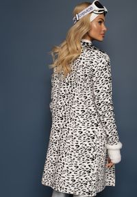 Renee - Biało-Czarny Niezapinany Kardigan z Kieszeniami w Panterkowy Print Riaverna. Okazja: na co dzień. Kolor: biały. Wzór: nadruk. Styl: casual, elegancki, wizytowy #3