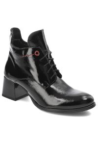 Czarne Botki Armodo Stylowe Obuwie Damskie. Kolor: czarny. Materiał: materiał. Styl: elegancki