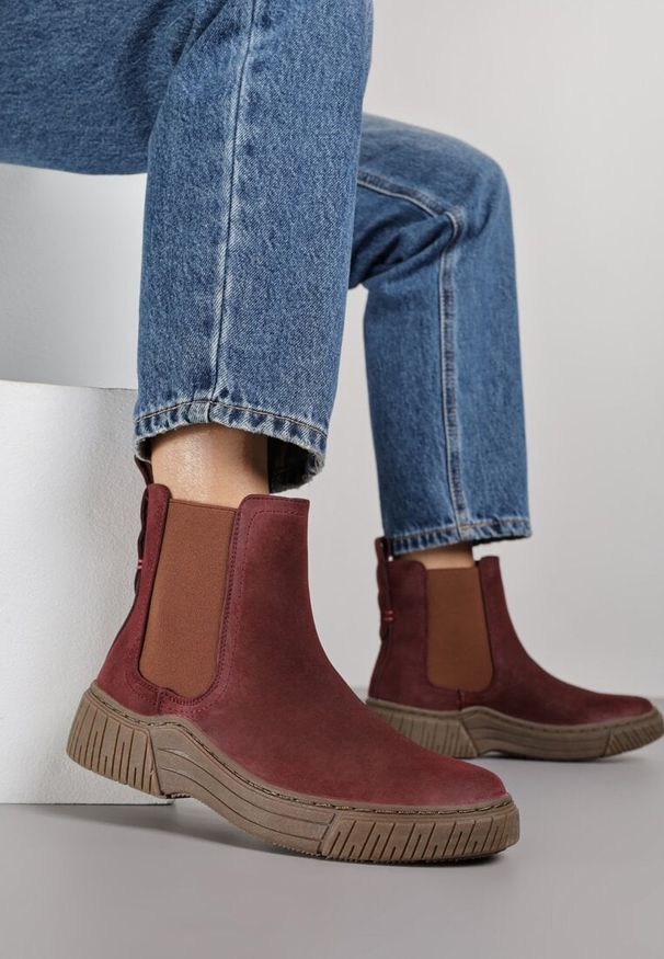 Born2be - Bordowe Botki Sztyblety na Ozdobnie Żłobionej Podeszwie Ezisane. Okazja: na co dzień. Kolor: czerwony. Materiał: jeans. Styl: elegancki, casual