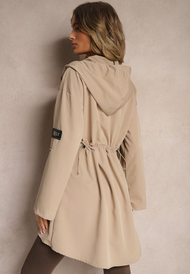 Renee - Beżowa Kurtka Oversize Wiatrówka Ceshela. Kolor: beżowy. Długość rękawa: długi rękaw. Długość: długie. Styl: elegancki