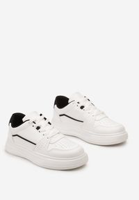 Renee - Biało-Czarne Sznurowane Sneakersy Ozdobione Perforacją i Przeszyciami Eglia. Kolor: biały. Wzór: aplikacja #2