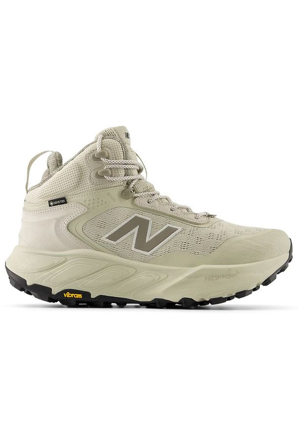 Buty męskie New Balance Fresh Foam X Hierro Hiker Gore-Tex v9 MTHIMCA9 - beżowe. Zapięcie: sznurówki. Kolor: beżowy. Materiał: materiał, syntetyk, guma. Szerokość cholewki: normalna. Technologia: Gore-Tex. Sport: bieganie, fitness
