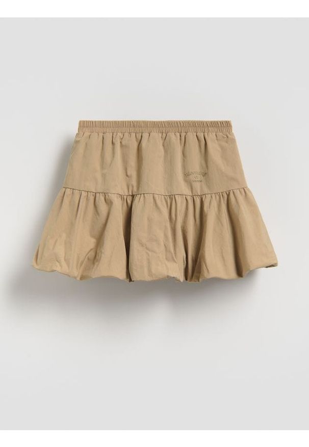 Reserved - Spódnica z szortami - beżowy. Kolor: beżowy. Materiał: tkanina