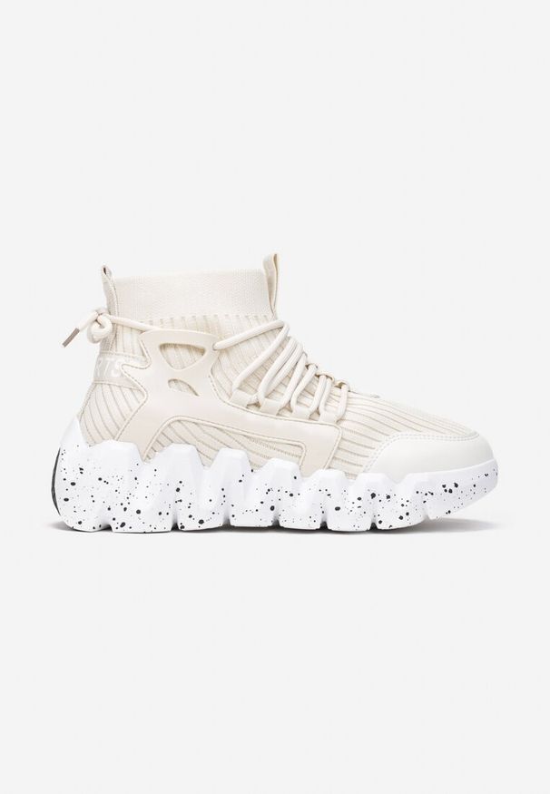 Born2be - Beżowe Sneakersy Andrassa. Okazja: na co dzień. Zapięcie: bez zapięcia. Kolor: beżowy. Materiał: materiał. Szerokość cholewki: normalna. Wzór: aplikacja, napisy. Obcas: na platformie