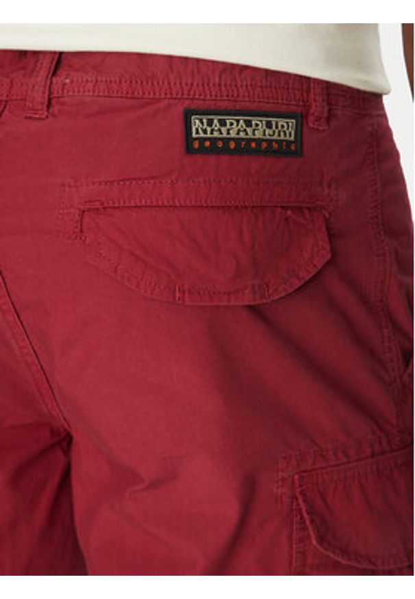 Napapijri Szorty materiałowe Noto 2.0 NP0A4HOQ Czerwony Regular Fit. Kolor: czerwony. Materiał: bawełna