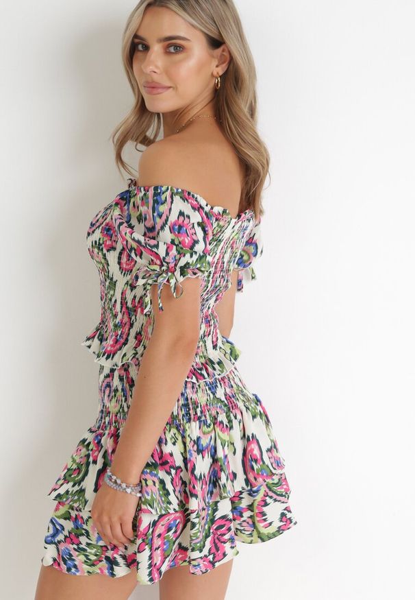 Born2be - Biało-Różowy Komplet 2-częściowy z Bluzką i Spódnicą Bezabe. Kolor: różowy