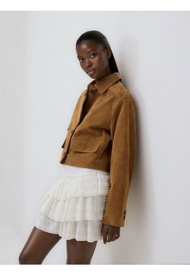 Reserved - Spódnica mini z falbanami - biały. Kolor: biały. Materiał: dzianina