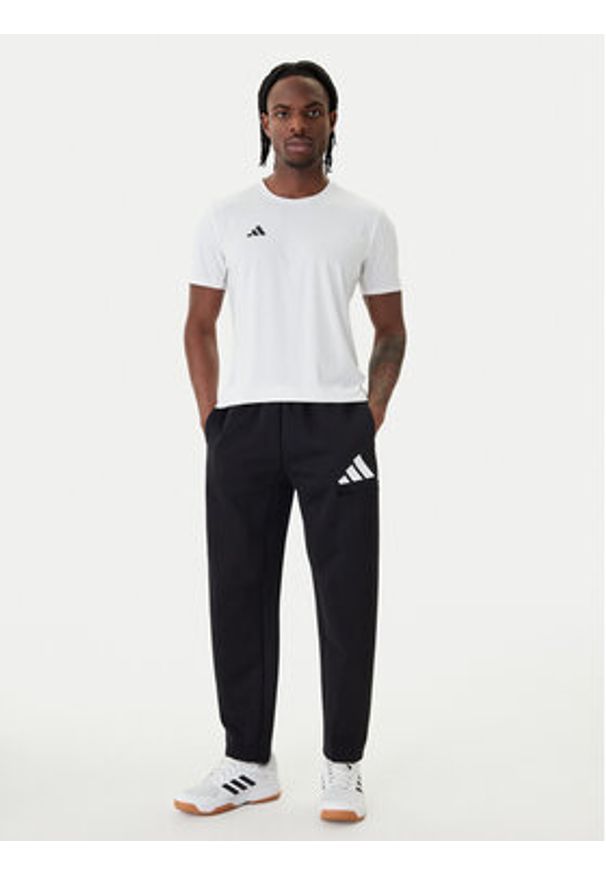 Adidas - adidas Spodnie dresowe Future Icons 3 Bar JZ9399 Czarny Regular Fit. Kolor: czarny. Materiał: bawełna