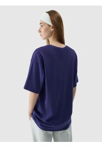 4f - T-shirt oversize gładki uniseks - granatowy. Okazja: na co dzień. Kolor: niebieski. Materiał: jersey, dzianina, bawełna. Długość rękawa: krótki rękaw. Długość: krótkie. Wzór: gładki. Styl: sportowy, casual, klasyczny