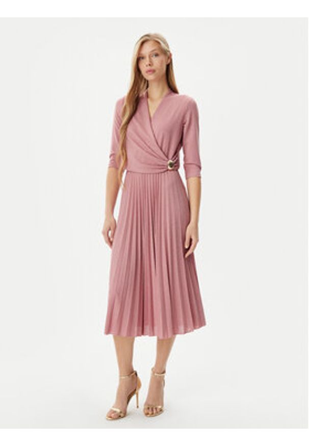 Rinascimento Sukienka koktajlowa CFC0122980003 Różowy Regular Fit. Kolor: różowy. Materiał: wiskoza. Styl: wizytowy