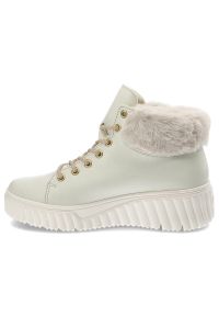 Białe Botki Rieker Wygodne Obuwie Damskie Z Futerkiem. Okazja: na spacer, na co dzień. Zapięcie: zamek. Kolor: biały. Materiał: futro. Sezon: zima. Styl: casual #7