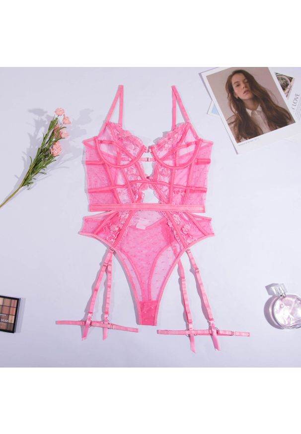 Intica - Komplet bielizny z koronką i siateczkowymi wstawkami Yahavit. Kolor: różowy. Materiał: koronka. Wzór: koronka