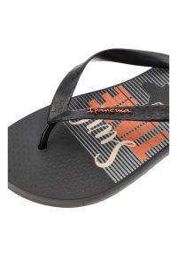 Czarne Japonki Ipanema Wygodne Obuwie Męskie. Okazja: na spacer, na plażę. Kolor: czarny. Materiał: materiał, syntetyk. Wzór: paski. Sezon: lato. Styl: wakacyjny #4