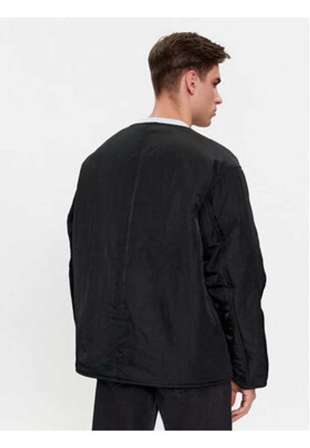 Calvin Klein Jeans Kurtka przejściowa Skater Hooded Jacket J30J325290 Czarny Regular Fit. Kolor: czarny. Materiał: syntetyk