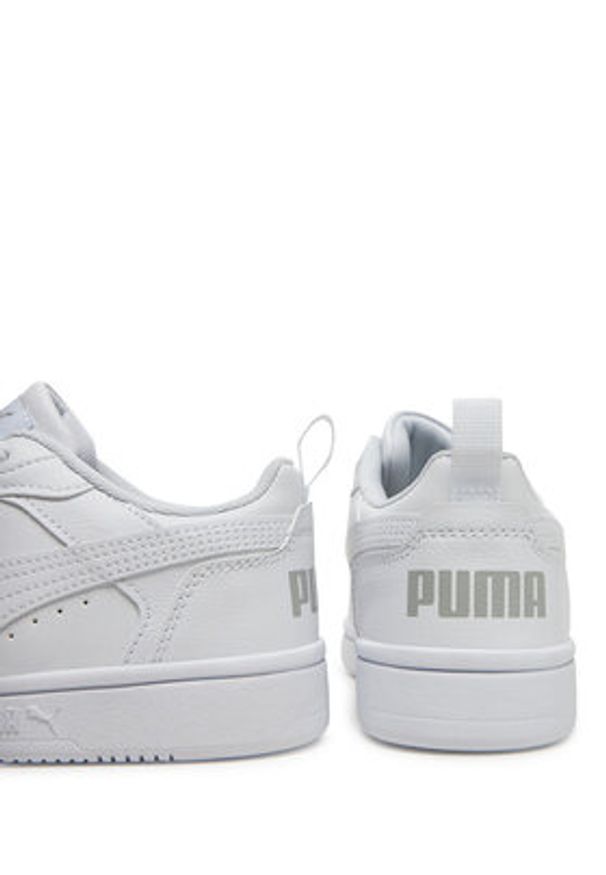 Puma Sneakersy Rebound V6 Lo Jr 393833 03 Biały. Kolor: biały. Materiał: skóra