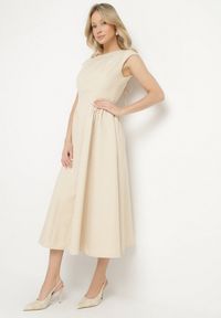 Born2be - Beżowa Sukienka o Rozkloszowanym Kroju z Wiązaniem i Dekoltem w Łódkę Aladriela. Okazja: na co dzień. Typ kołnierza: dekolt w łódkę. Kolor: beżowy. Długość rękawa: krótki rękaw. Sezon: wiosna, lato. Styl: klasyczny, casual #5