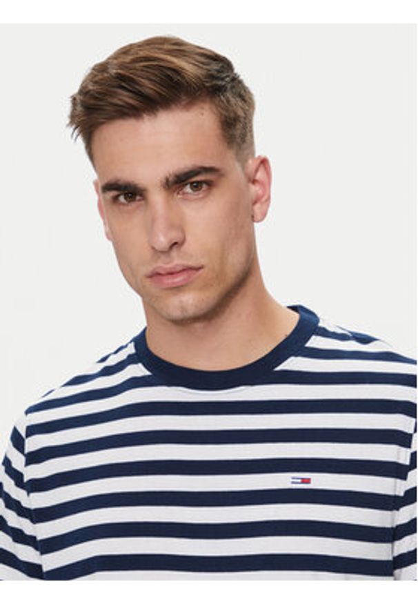 Tommy Jeans T-Shirt Entry DM0DM20420 Granatowy Slim Fit. Kolor: niebieski. Materiał: bawełna