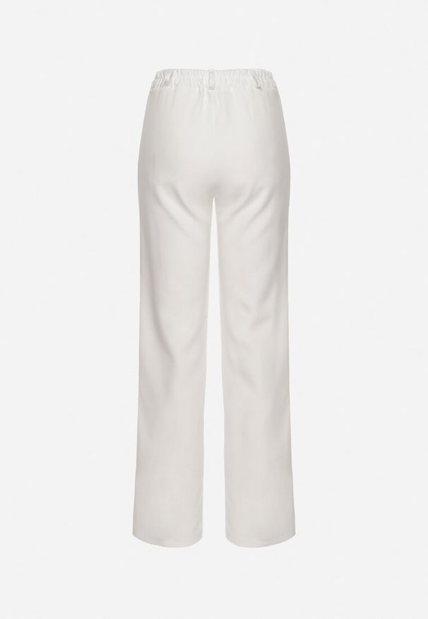 Born2be - Białe Spodnie w Stylu Garniturowym ze Szlufkami Dionissa. Okazja: do pracy, na co dzień. Stan: podwyższony. Kolor: biały. Wzór: aplikacja, paski. Styl: elegancki, casual