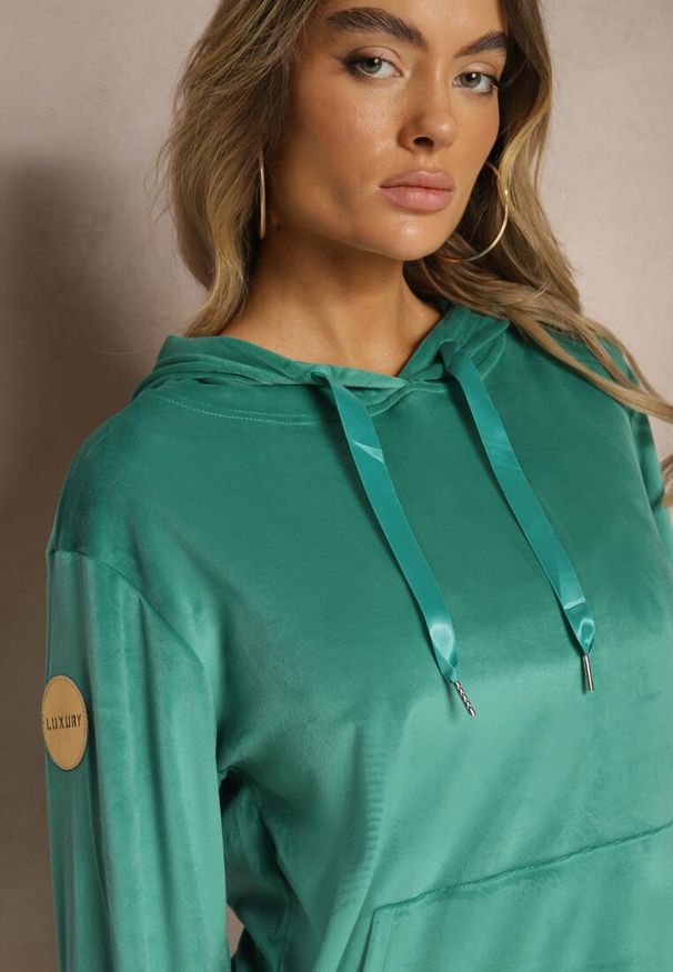 Renee - Jasnozielony Komplet Dresowy z Dodatkiem Bawełny Spodnie z Gumką w Pasie Bluza z Kapturem Reseria. Kolor: zielony. Materiał: bawełna, dresówka