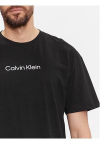 Calvin Klein T-Shirt Hero K10K111346 Czarny Regular Fit. Kolor: czarny. Materiał: bawełna #2
