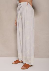 Renee - Jasnoszary Komplet Oversize z Bluzką i Luźnymi Spodniami w Stylu Boho Ronivara. Kolor: szary. Wzór: aplikacja #5