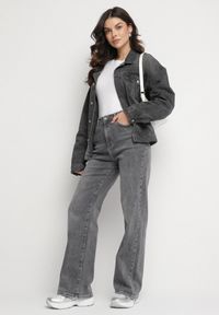 Born2be - Szare Jeansy o Szerokim Kroju z Wysokim Stanem Sesarina. Okazja: na co dzień. Stan: podwyższony. Kolor: szary. Długość: długie. Styl: elegancki, casual