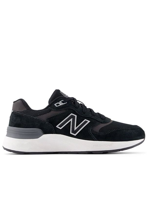 Buty damskie New Balance WW880BB7 - czarne. Okazja: na co dzień. Kolor: czarny. Materiał: guma, materiał, zamsz, skóra, syntetyk. Szerokość cholewki: normalna. Sport: fitness