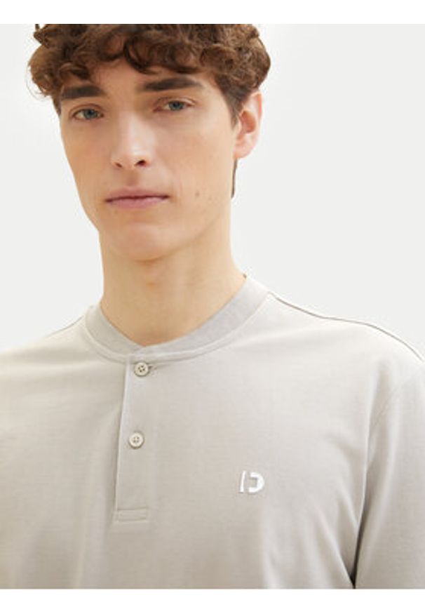 Tom Tailor Denim Polo 1041183 Beżowy Regular Fit. Typ kołnierza: polo. Kolor: beżowy. Materiał: bawełna