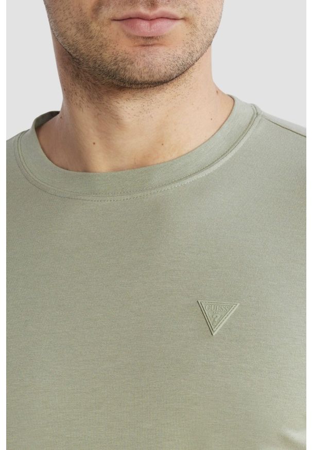 Guess - GUESS Zielony t-shirt męski Hedley. Kolor: zielony