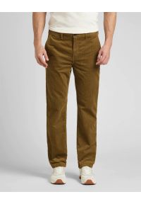 Lee - LEE REGULAR CHINO MĘSKIE SPODNIE MATERIAŁOWE MATERIAŁ TUMBLEWEED L71FQEDH 112321616. Materiał: materiał