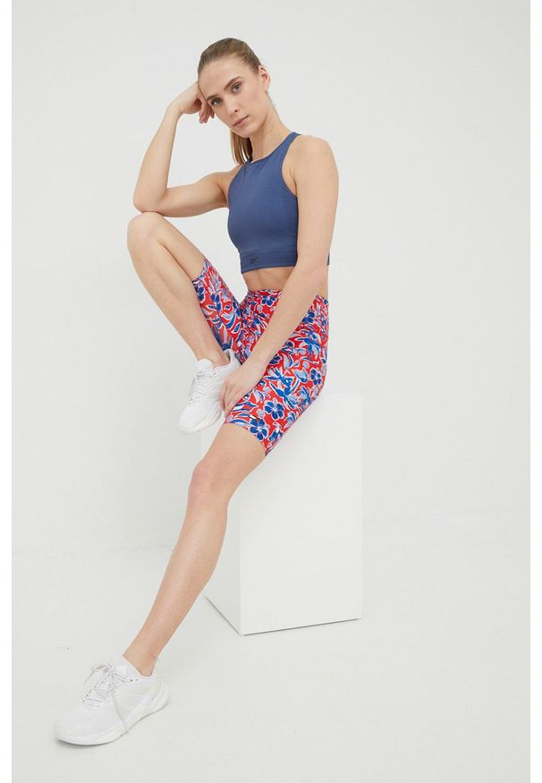 TOMMY HILFIGER - Tommy Hilfiger szorty damskie wzorzyste medium waist. Materiał: dzianina, poliester