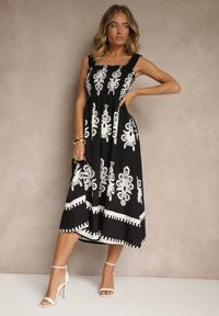Renee - Czarna Rozkloszowana Sukienka z Wiskozy z Ornamentnym Motywem Aloxe. Kolor: czarny. Materiał: wiskoza. Sezon: lato